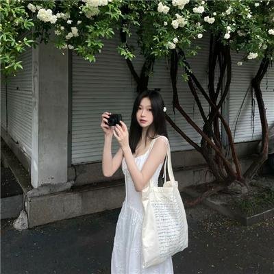 小河亲过我的脸